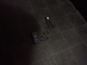 非常灯の点灯状況を確認しました(特定建築物定期調査)。