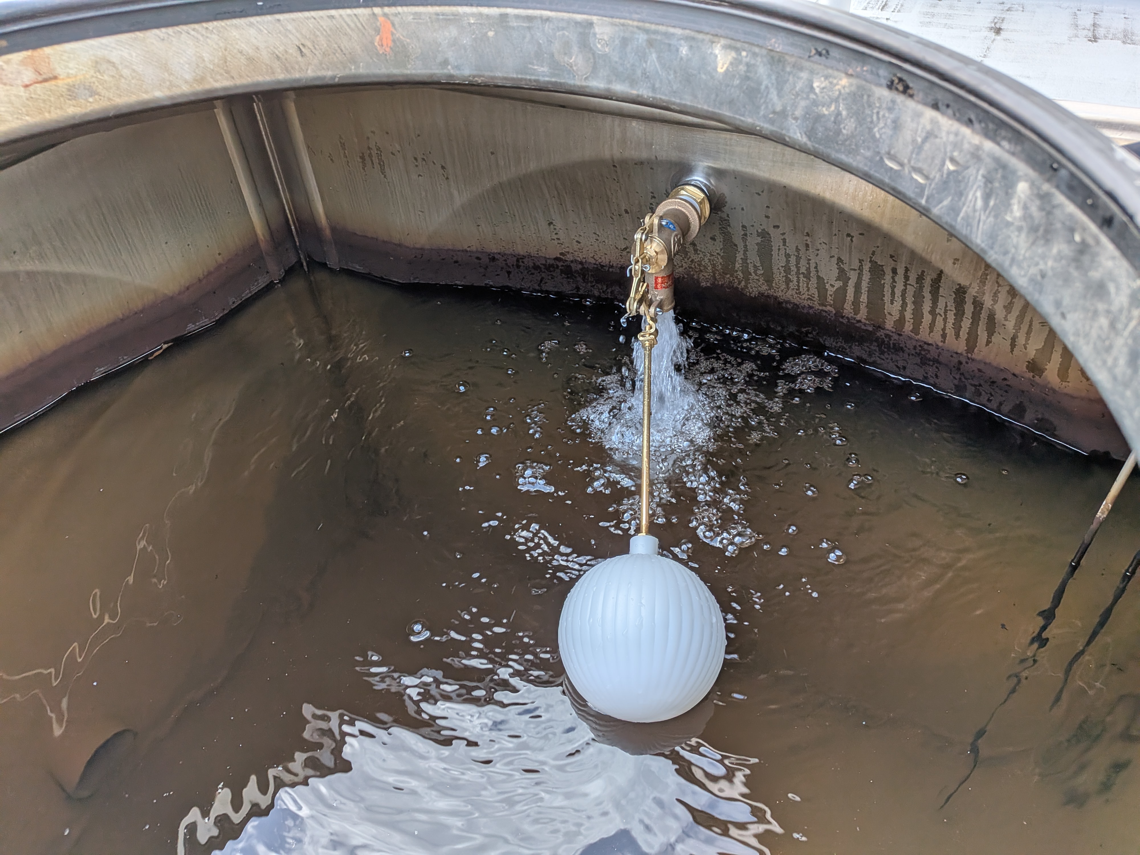 交換後のボールタップ（複式20A）の通水確認